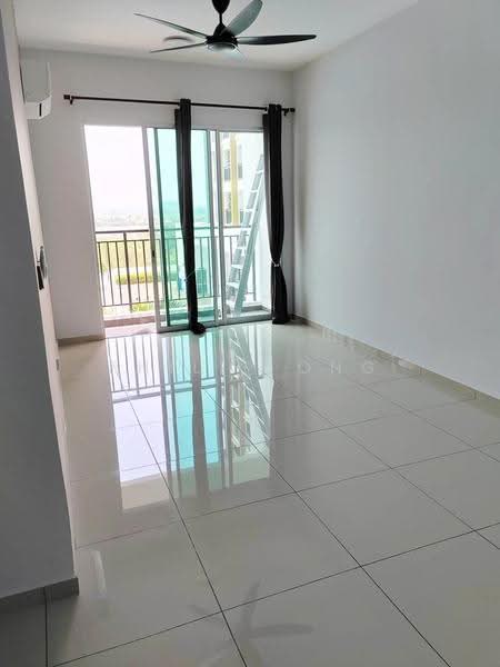Kediaman Servis untuk Disewa di Metropol - Philip Ong - Living / Balcony - PropertyGuru.com.my