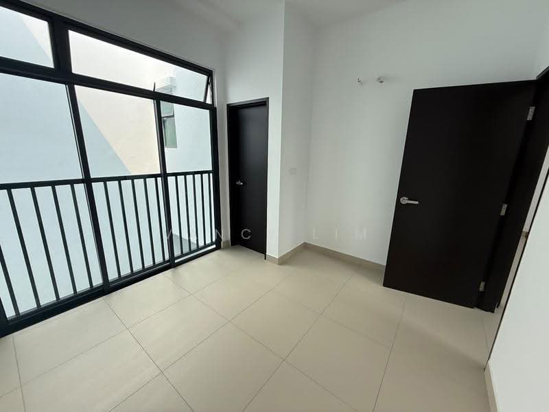 Cluster House for Sale in Taman Bukit Skudai (Skudai) - Vancy Lim - Balcony - PropertyGuru.com.my