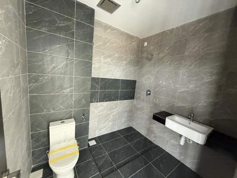 Cluster House for Sale in Taman Bukit Skudai (Skudai) - Vancy Lim - Bathroom - PropertyGuru.com.my