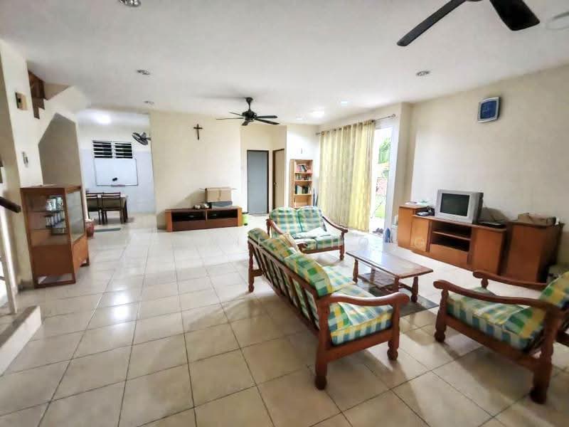Rumah Berkembar untuk Dijual di Seremban (Negeri Sembilan) - Connie Chong - Living Room - PropertyGuru.com.my