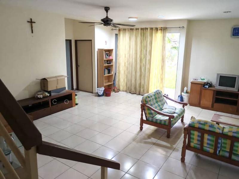 Rumah Berkembar untuk Dijual di Seremban (Negeri Sembilan) - Connie Chong - Living Room - PropertyGuru.com.my