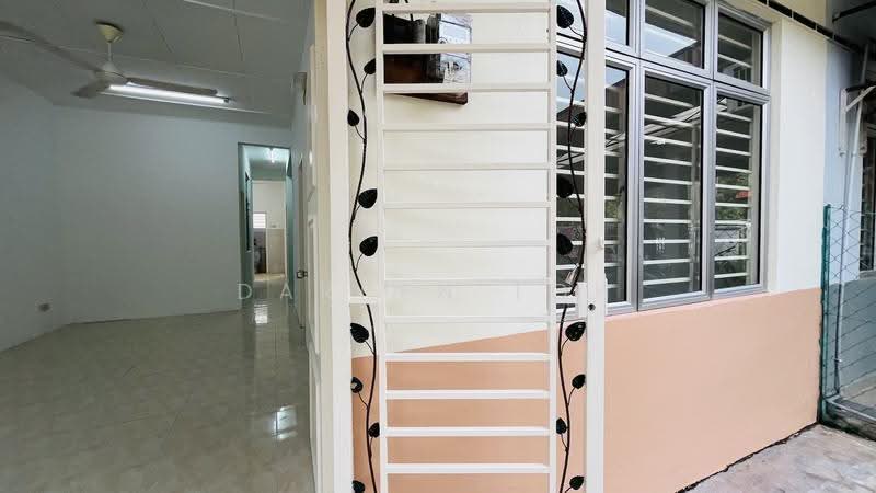 1-storey Terraced House for Sale in Taman Lestari Permai (Seri Kembangan) - Darren Toh - Interior - PropertyGuru.com.my