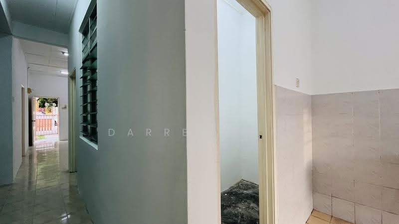 1-storey Terraced House for Sale in Taman Lestari Permai (Seri Kembangan) - Darren Toh - Interior - PropertyGuru.com.my