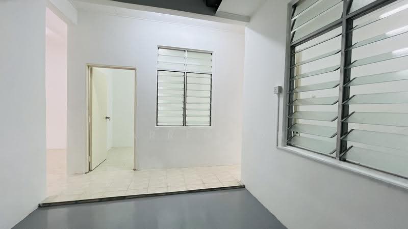1-storey Terraced House for Sale in Taman Lestari Permai (Seri Kembangan) - Darren Toh - Interior - PropertyGuru.com.my