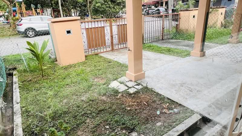 1-storey Terraced House for Sale in Taman Lestari Permai (Seri Kembangan) - Darren Toh - Exterior - PropertyGuru.com.my
