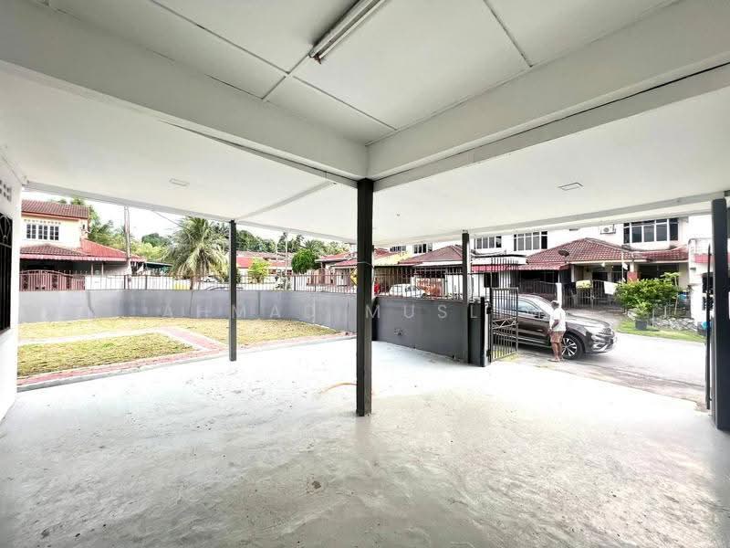 1-storey Terraced House for Sale in Bandar Rinching Seksyen 4 (Semenyih) - Ahmad Muslim - Exterior - PropertyGuru.com.my