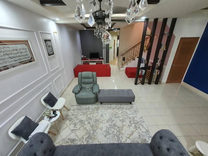 2-storey Terraced House for Sale in Taman Pelangi Semenyih (Semenyih) - Ahmad Muslim - Living Room - PropertyGuru.com.my
