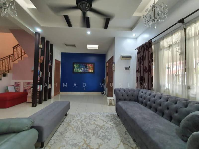 2-storey Terraced House for Sale in Taman Pelangi Semenyih (Semenyih) - Ahmad Muslim - Living Room - PropertyGuru.com.my