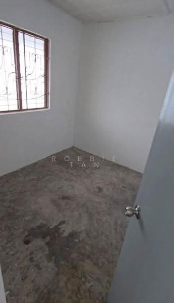 Flat for Rent at Flat Taman Ungku Tun Aminah - Robbie Tan - PropertyGuru.com.my