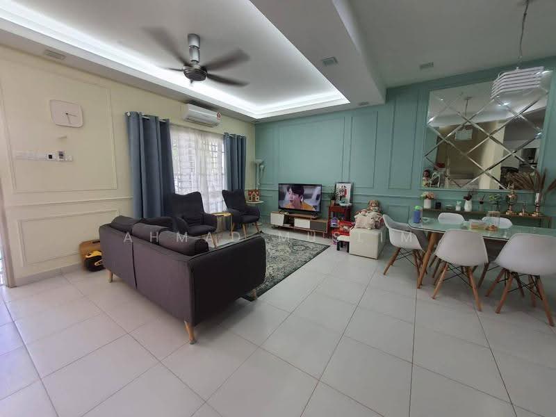 Rumah Teres 2-Tingkat untuk Dijual di Taman Pelangi Semenyih 2 (Semenyih) - Ahmad Muslim - Living Room - PropertyGuru.com.my