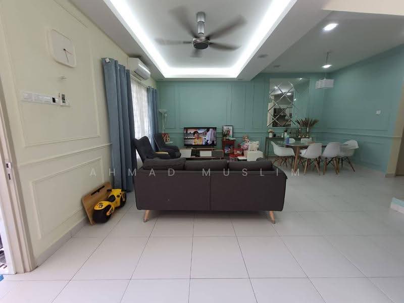 Rumah Teres 2-Tingkat untuk Dijual di Taman Pelangi Semenyih 2 (Semenyih) - Ahmad Muslim - Living Room - PropertyGuru.com.my