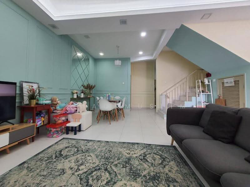 Rumah Teres 2-Tingkat untuk Dijual di Taman Pelangi Semenyih 2 (Semenyih) - Ahmad Muslim - Living Room - PropertyGuru.com.my