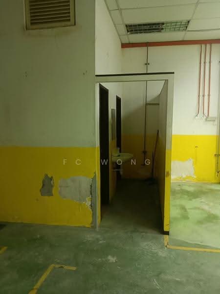 Shop / Office for Sale in Usj 1 (Subang Jaya) - FC Wong - Bathroom - PropertyGuru.com.my