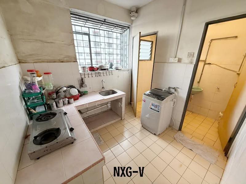 Apartment for Sale at Pangsapuri Rimba Jaya - Vincent Lee - Kitchen - PropertyGuru.com.my