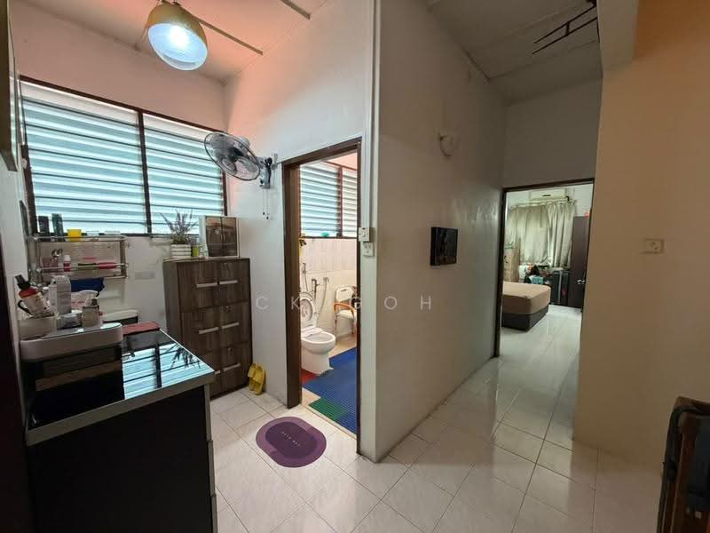 Rumah Berkembar untuk Dijual di Pantai Jerejak (Bayan Lepas) - CK Goh - Kitchen - PropertyGuru.com.my