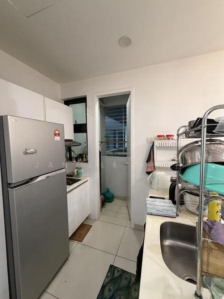 Kediaman Servis untuk Dijual di H2O Residences - Janelle Chin - Kitchen - PropertyGuru.com.my