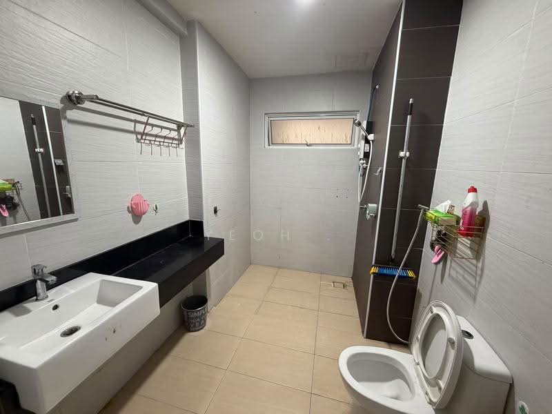 Condominium for Rent at Berjaya Condominium - Yeoh . - Bathroom - PropertyGuru.com.my