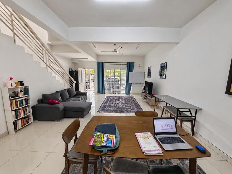 Terraced House for Sale in Taman Dato Demang (Seri Kembangan) - Abdul Qadir - Living Room - PropertyGuru.com.my