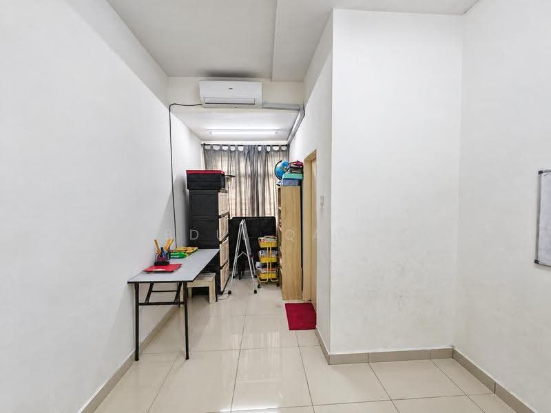 Terraced House for Sale in Taman Dato Demang (Seri Kembangan) - Abdul Qadir - Study - PropertyGuru.com.my