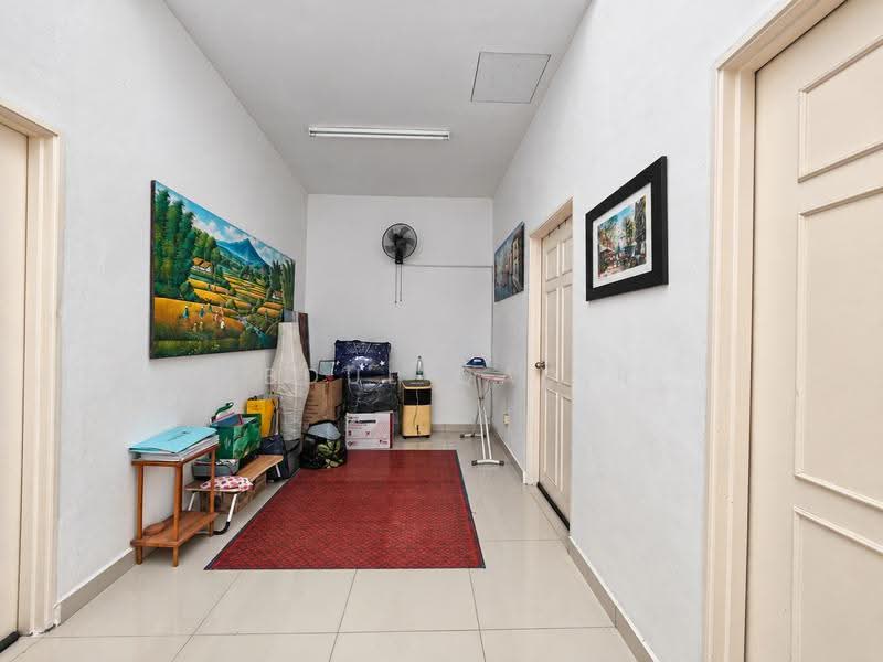 Terraced House for Sale in Taman Dato Demang (Seri Kembangan) - Abdul Qadir - Corridor - PropertyGuru.com.my
