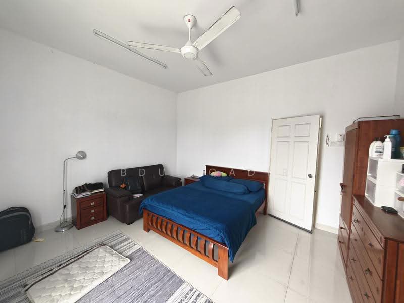 Terraced House for Sale in Taman Dato Demang (Seri Kembangan) - Abdul Qadir - Bedroom - PropertyGuru.com.my