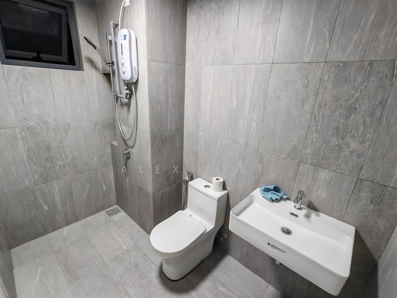 Kediaman Servis untuk Dijual di Savvy @ Riana Dutamas - Alex Seet - Bathroom - PropertyGuru.com.my