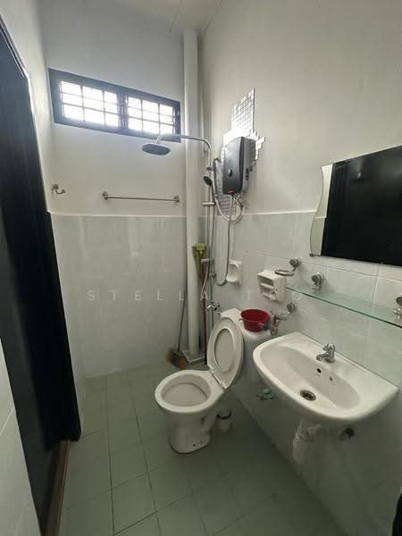Semi-Detached House for Rent in Johor Bahru (Johor) - Stella Teo - Bathroom - PropertyGuru.com.my
