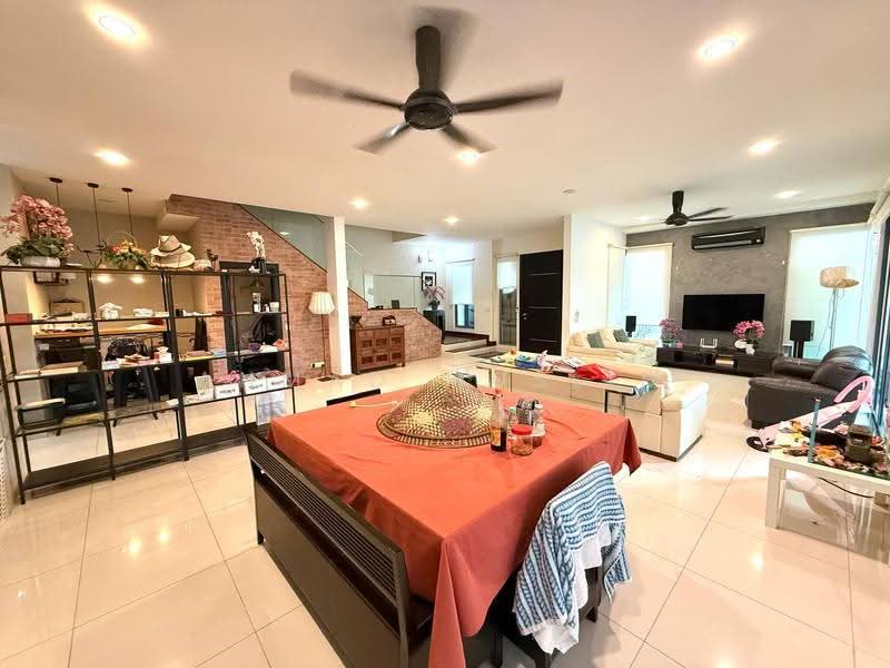 Semi-Detached House for Sale in Bandar Baru Bangi (Selangor) - Ahmad Muslim - Living Room - PropertyGuru.com.my