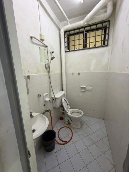 2-storey Terraced House for Rent in Permas Jaya (Johor) - YY Tey - Bathroom - PropertyGuru.com.my