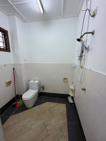 2-storey Terraced House for Rent in Permas Jaya (Johor) - YY Tey - Bathroom - PropertyGuru.com.my