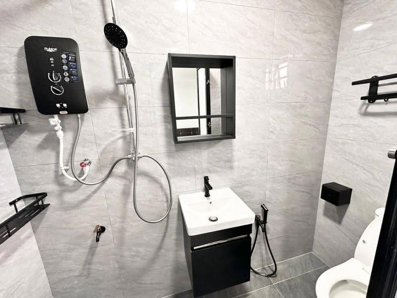 Rumah Teres 2-Tingkat untuk Disewa di Skudai (Johor) - Elaine Ng - Bathroom - PropertyGuru.com.my