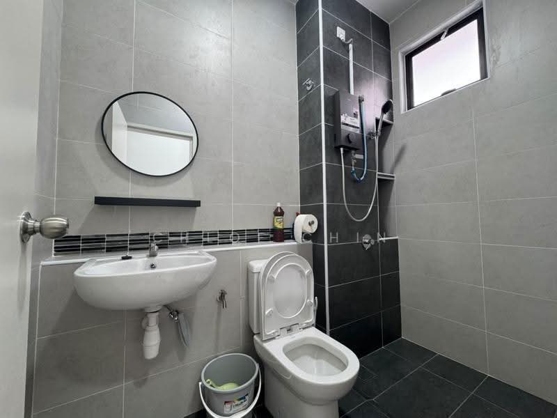 Rumah Teres 2-Tingkat untuk Disewa di Taman Desa Tebrau (Tebrau) - Chloe Chin - Bathroom - PropertyGuru.com.my