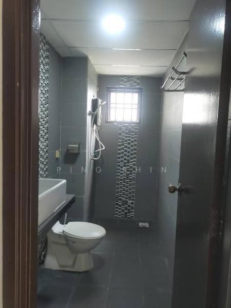 Condominium for Sale at Sri Putramas - Ping Shin - Bathroom - PropertyGuru.com.my