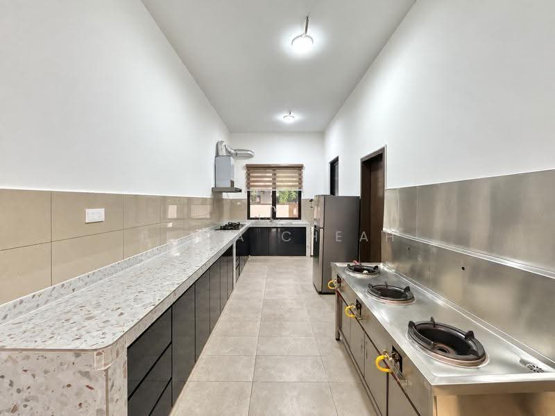 Semi-Detached House for Rent in Semenyih (Selangor) - Bella Cheah - Kitchen - PropertyGuru.com.my