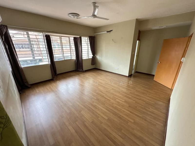 Rumah Kluster untuk Dijual di Taman Anggun (Rawang) - Roman Yap - Living Room - PropertyGuru.com.my