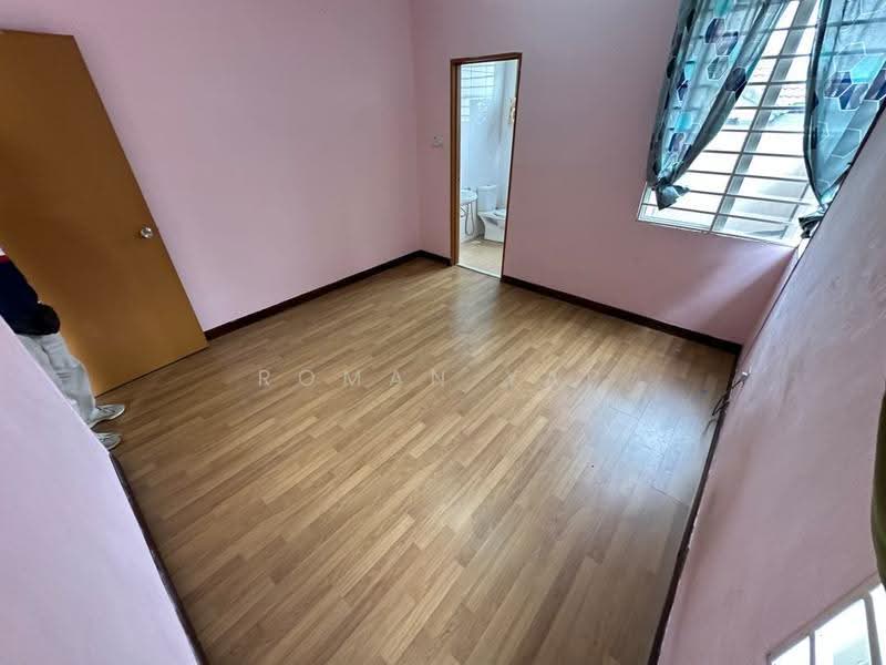 Rumah Kluster untuk Dijual di Taman Anggun (Rawang) - Roman Yap - Bathroom - PropertyGuru.com.my