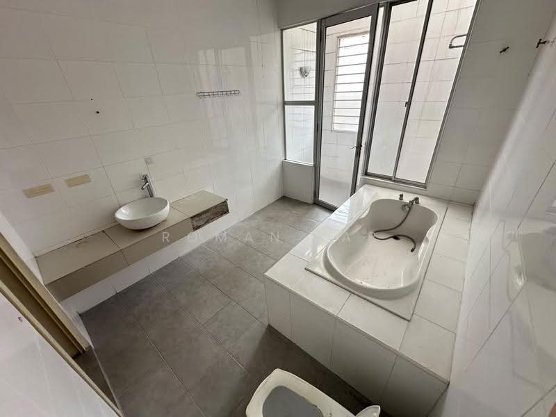 Rumah Kluster untuk Dijual di Taman Anggun (Rawang) - Roman Yap - Bathroom - PropertyGuru.com.my