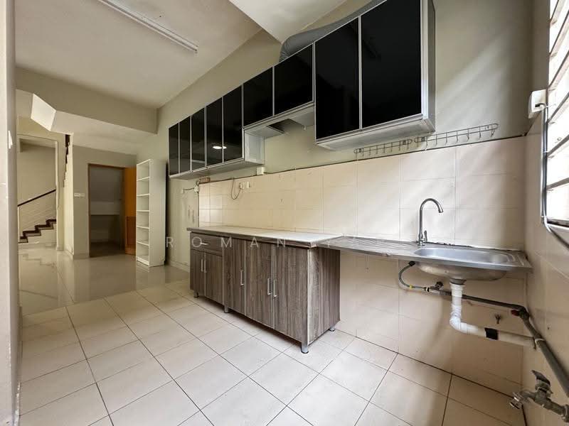 Rumah Kluster untuk Dijual di Taman Anggun (Rawang) - Roman Yap - Kitchen - PropertyGuru.com.my