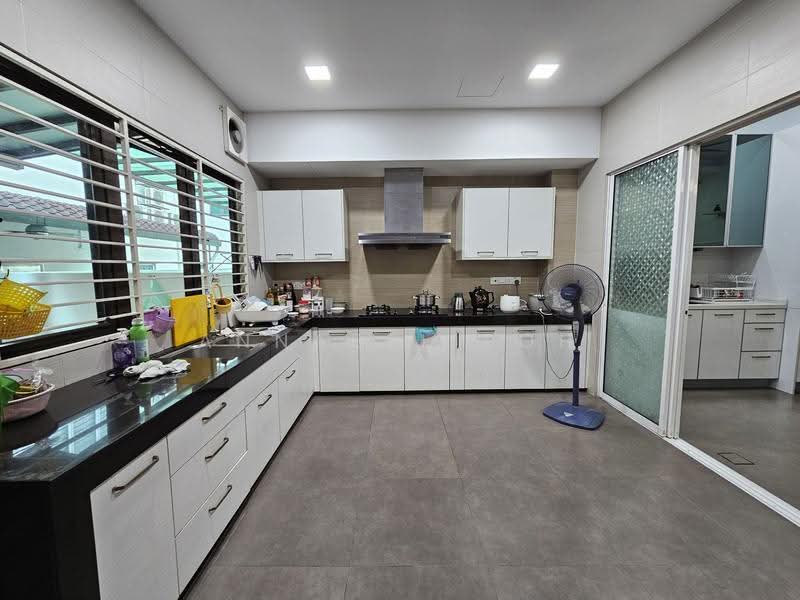 Semi-Detached House for Sale in Taman Bukit Suria II (Cheras) - Annabel Poh - Kitchen - PropertyGuru.com.my