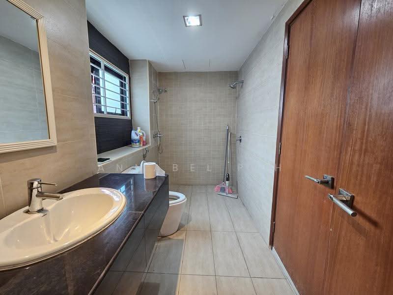 Semi-Detached House for Sale in Taman Bukit Suria II (Cheras) - Annabel Poh - Bathroom - PropertyGuru.com.my