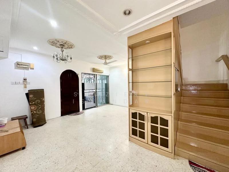 Rumah Teres 2-Tingkat untuk Dijual di Taman Gombak (Batu Caves) - Shaziery Iskandar - PropertyGuru.com.my