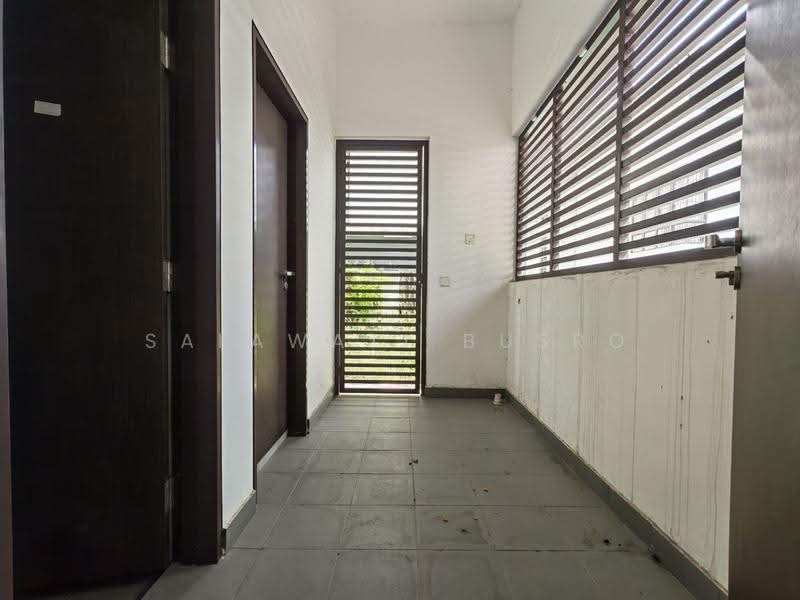 Rumah Berkembar untuk Dijual di Denai Alam (Shah Alam) - Salawati Busro - Corridor - PropertyGuru.com.my