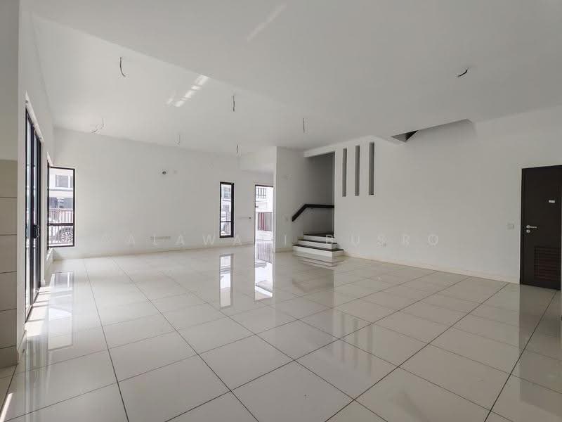 Rumah Berkembar untuk Dijual di Denai Alam (Shah Alam) - Salawati Busro - Living Room - PropertyGuru.com.my