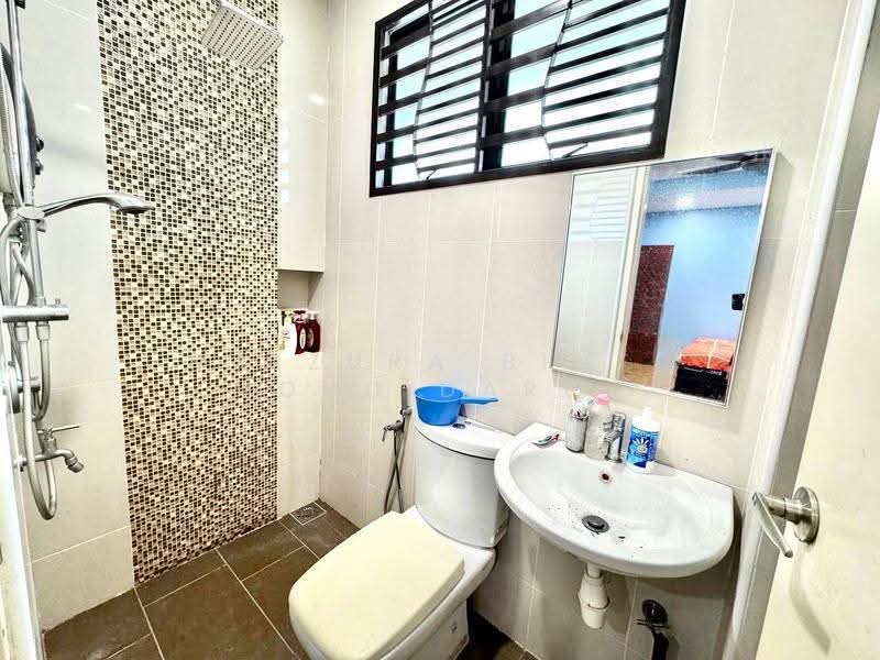 2-storey Terraced House for Sale in Alam Sari (Bangi) - Maizura binti Mohd Darus - Bathroom - PropertyGuru.com.my