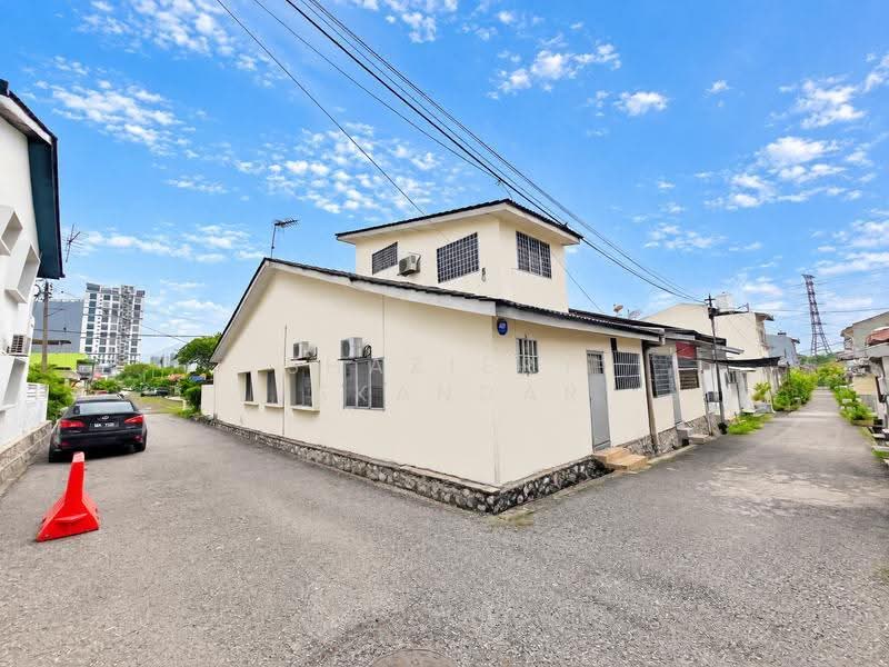 1.5-storey Terraced House for Sale in Selayang (Selangor) - Shaziery Iskandar - Exterior - PropertyGuru.com.my