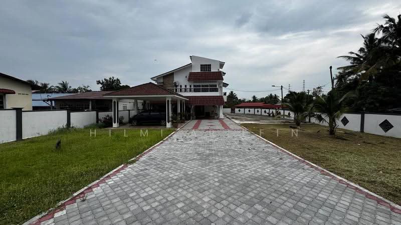Rumah Banglo untuk Disewa di Ampangan (Negeri Sembilan) - Hilmi Ariffin - Exterior - PropertyGuru.com.my