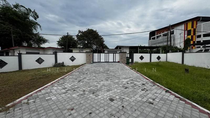 Rumah Banglo untuk Disewa di Ampangan (Negeri Sembilan) - Hilmi Ariffin - Exterior - PropertyGuru.com.my
