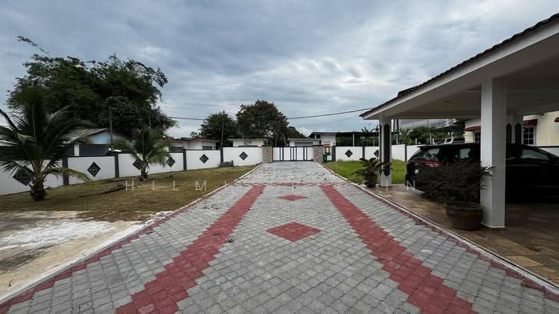 Rumah Banglo untuk Disewa di Ampangan (Negeri Sembilan) - Hilmi Ariffin - Exterior - PropertyGuru.com.my