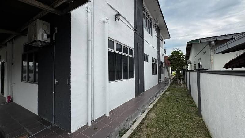 Rumah Banglo untuk Disewa di Ampangan (Negeri Sembilan) - Hilmi Ariffin - Exterior - PropertyGuru.com.my