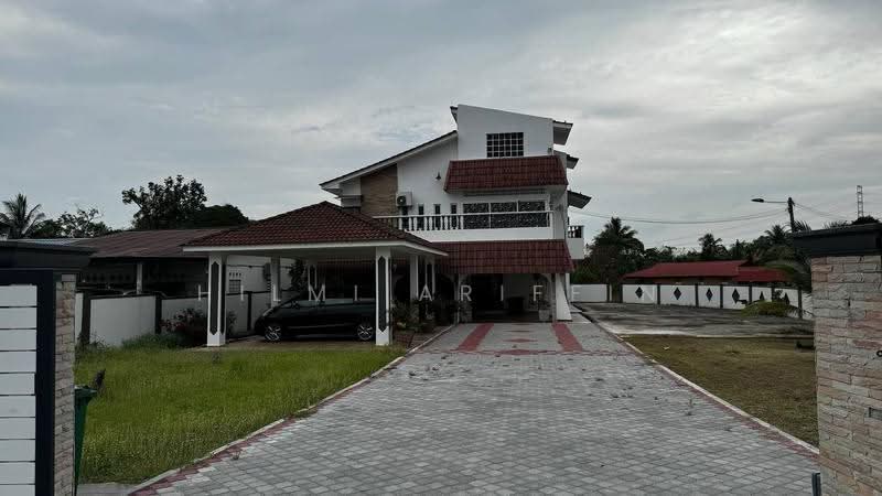 Rumah Banglo untuk Disewa di Ampangan (Negeri Sembilan) - Hilmi Ariffin - Exterior - PropertyGuru.com.my
